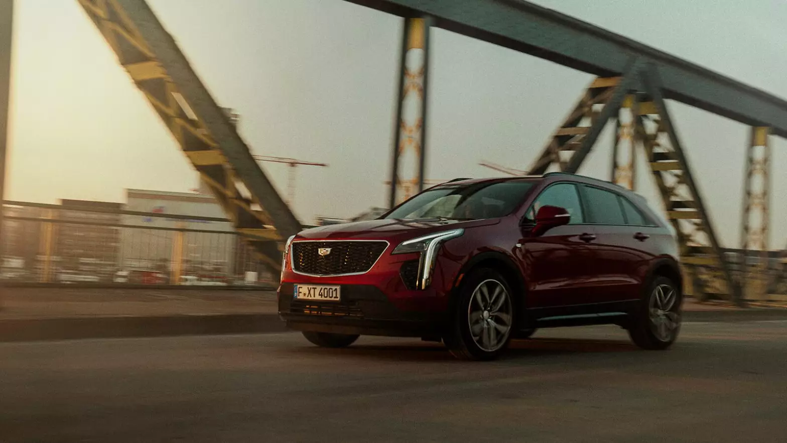 Cadillac_XT4_Red